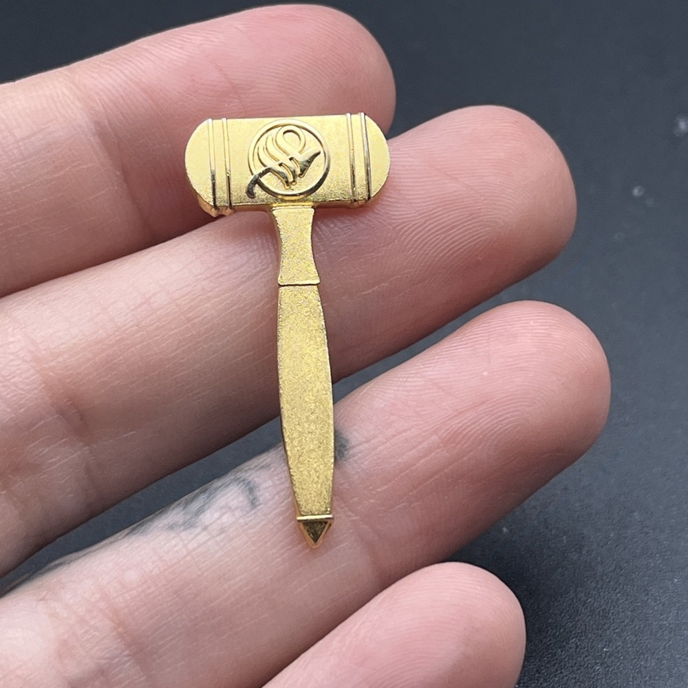 Judge's Gavel Court Law‎ Gold Tone Lapel Hat Pin